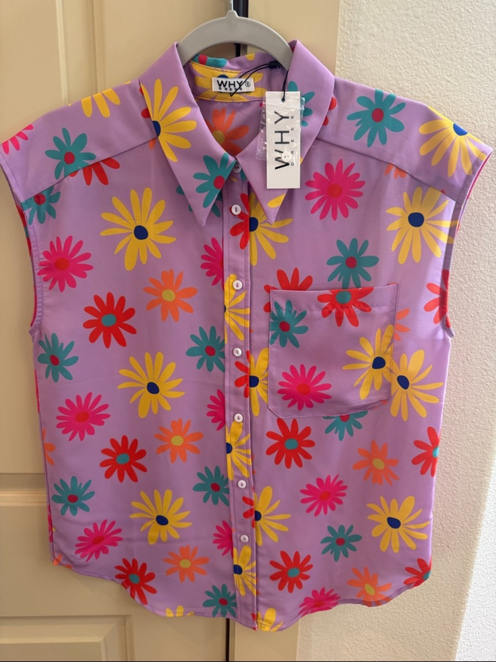 Lavender Sleeveless Button-Up Blouse with Colorful Daisies NWT by WHY